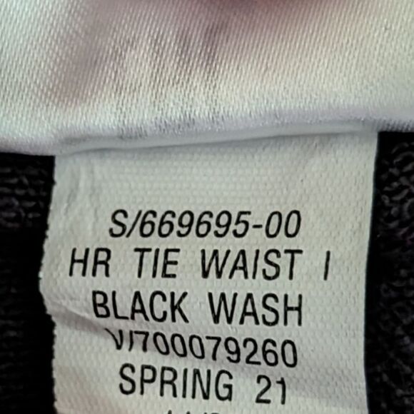 Banana Republic Black Wash High Waisted Denim Midi Shorts Size 31 - Picture 6 of 6